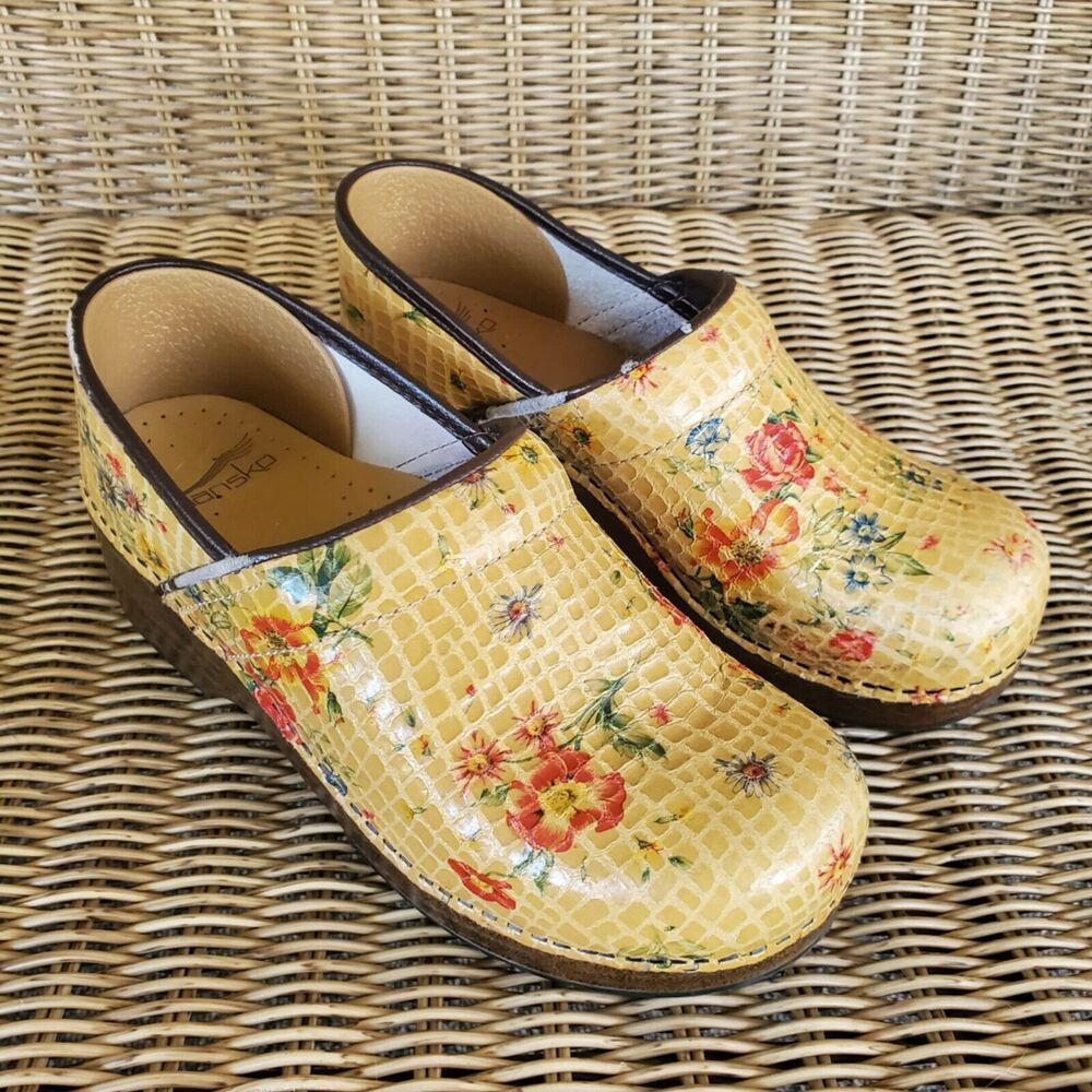 Dansko Yellow Floral Clogs Alligator Crocodile Comfort Women's Size 38 US 7.5-8
